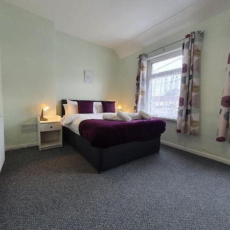 2 Bed House, Contractors & Holiday Guests Welcomed Dowlais المظهر الخارجي الصورة
