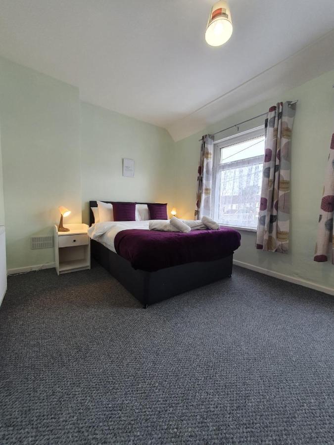 2 Bed House, Contractors & Holiday Guests Welcomed Dowlais المظهر الخارجي الصورة