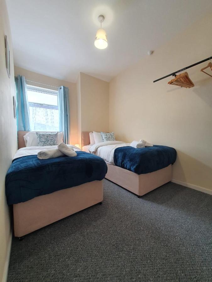 2 Bed House, Contractors & Holiday Guests Welcomed Dowlais المظهر الخارجي الصورة